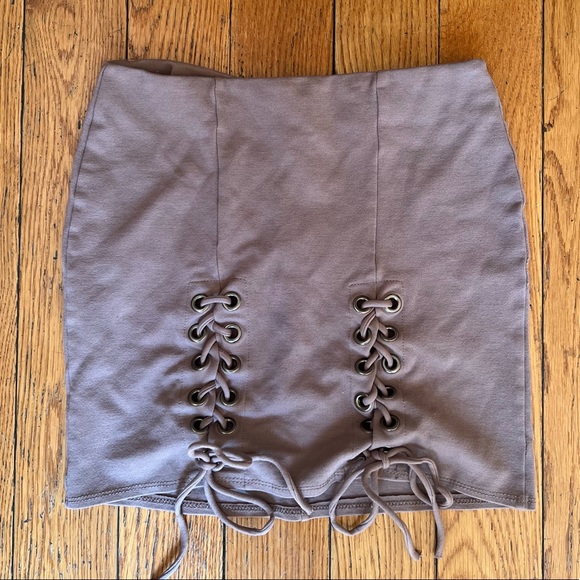 SOLD‼️WINDSOR | lace up mini skirt. - Picture 2 of 5